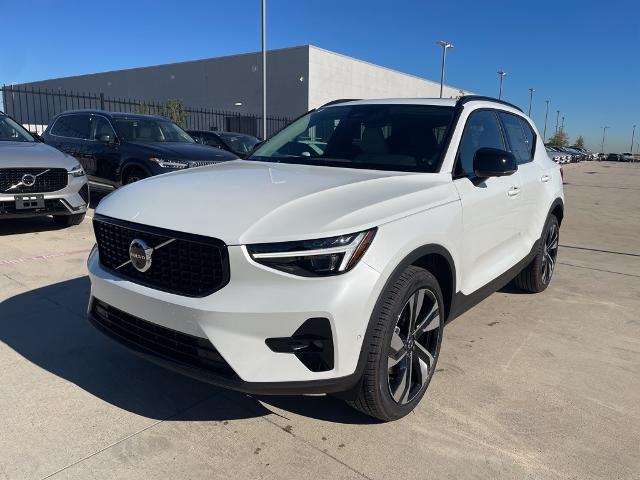 2025 Volvo XC40 Vehicle Photo in Grapevine, TX 76051