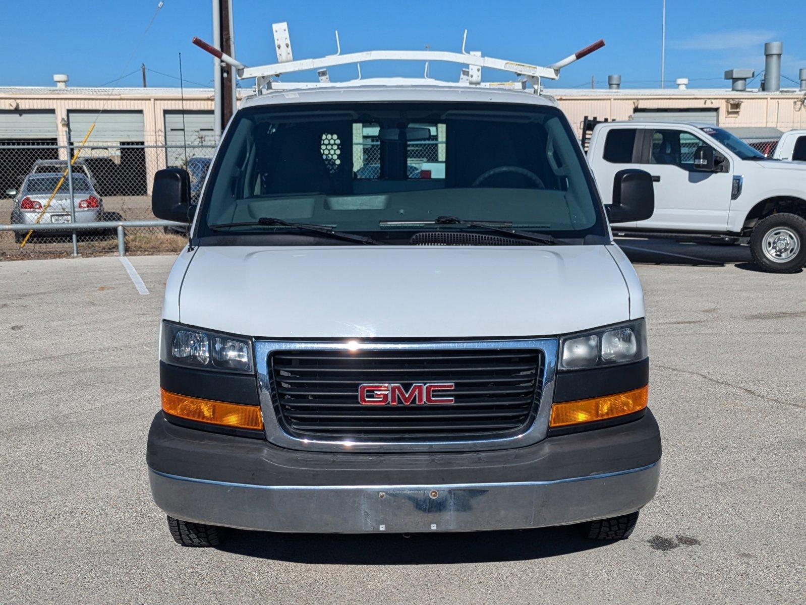 2017 GMC Savana Cargo Van Vehicle Photo in Corpus Christi, TX 78415