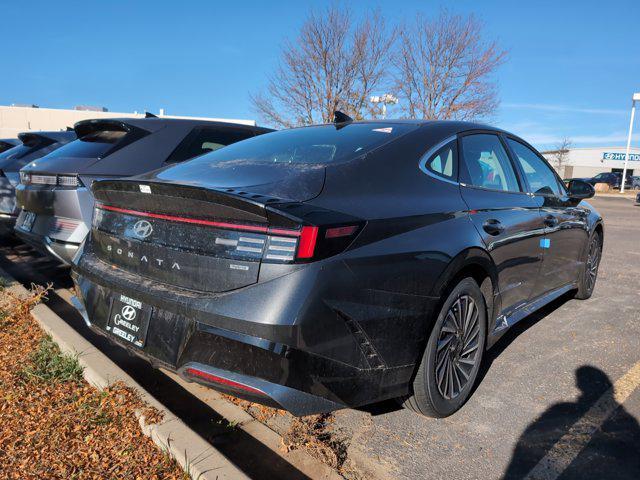 2025 Hyundai SONATA Hybrid Vehicle Photo in Greeley, CO 80634