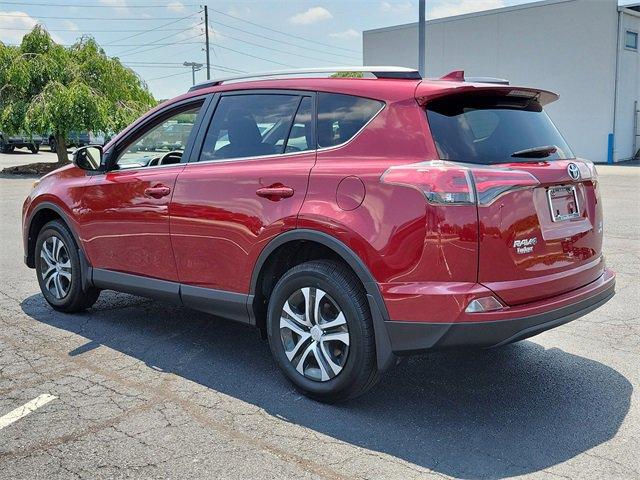 2018 Toyota RAV4 Vehicle Photo in LANCASTER, PA 17601-0000