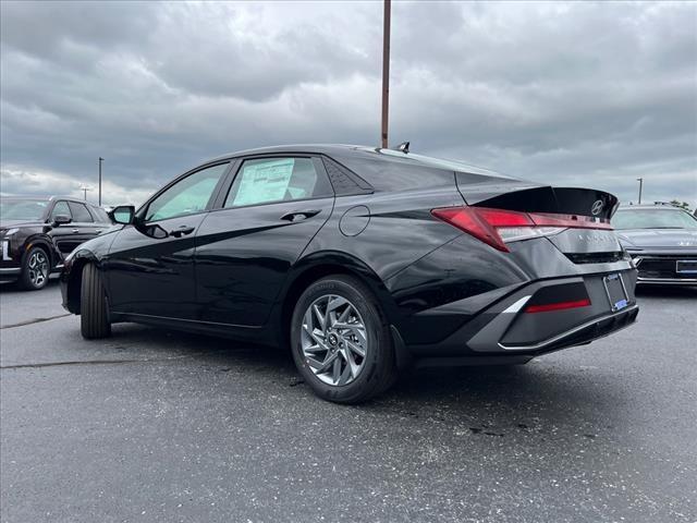 2024 Hyundai ELANTRA Vehicle Photo in O'Fallon, IL 62269