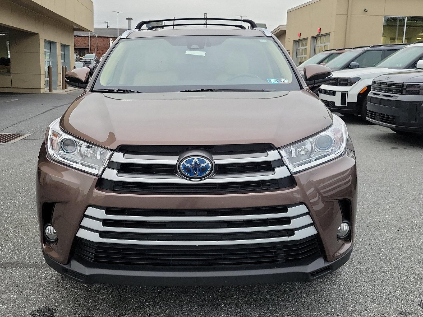 2019 Toyota Highlander Vehicle Photo in Harrisburg, PA 17111