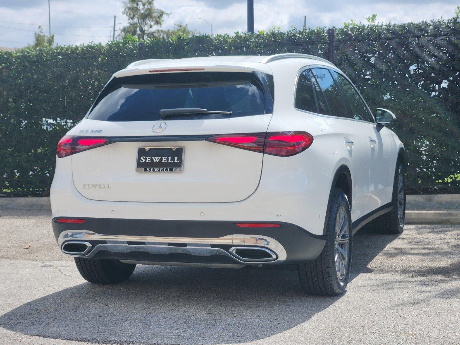 2024 Mercedes-Benz GLC Vehicle Photo in HOUSTON, TX 77079