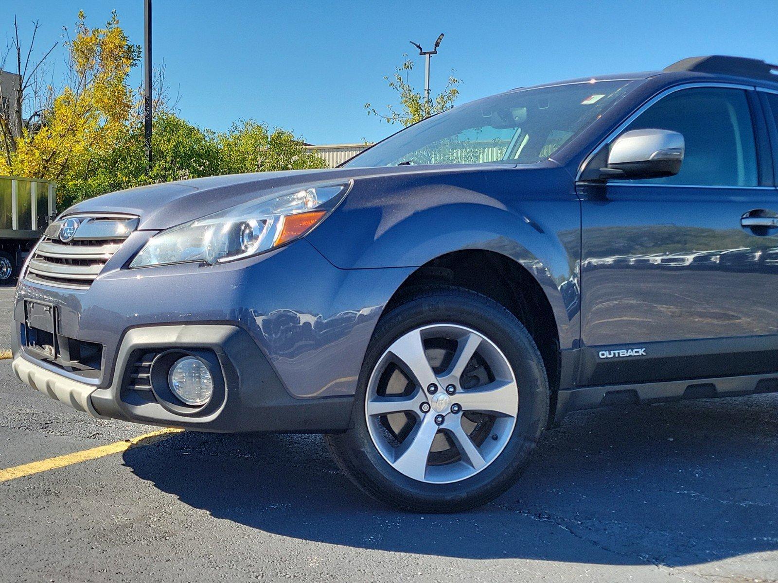 2014 Subaru Outback Vehicle Photo in Saint Charles, IL 60174