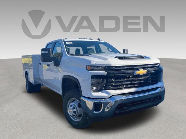 2024 Chevrolet Silverado 3500 HD CC Vehicle Photo in SAVANNAH, GA 31406-4513