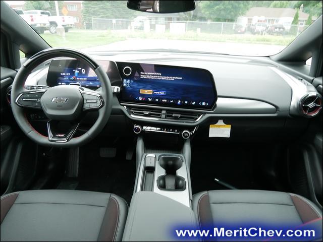 2024 Chevrolet Equinox EV Vehicle Photo in MAPLEWOOD, MN 55119-4794