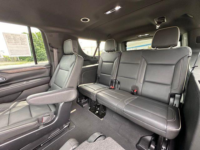 2023 Chevrolet Suburban Vehicle Photo in TUPELO, MS 38801-6508