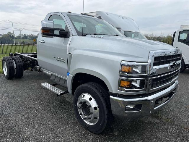 2023 Chevrolet Silverado 5500 HD Vehicle Photo in ALCOA, TN 37701-3235