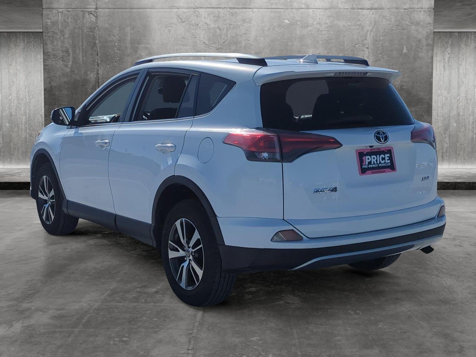 2018 Toyota RAV4 Vehicle Photo in Ft. Myers, FL 33907