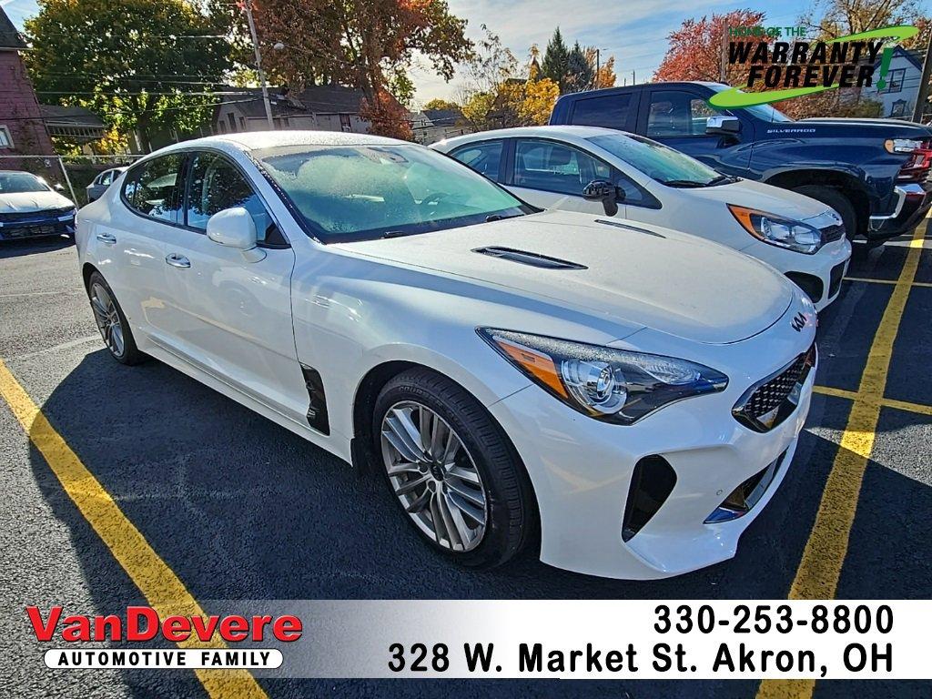 2018 Kia Stinger Vehicle Photo in AKRON, OH 44303-2185