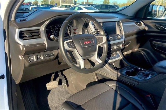 2023 GMC Acadia Vehicle Photo in TOPEKA, KS 66609-0000