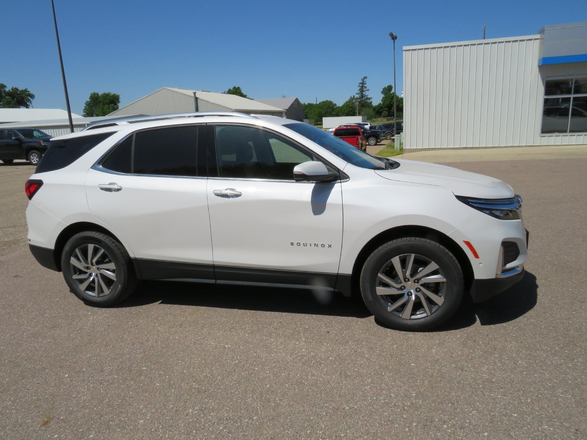 2024 Chevrolet Equinox Vehicle Photo in MAPLETON, IA 51034-1072