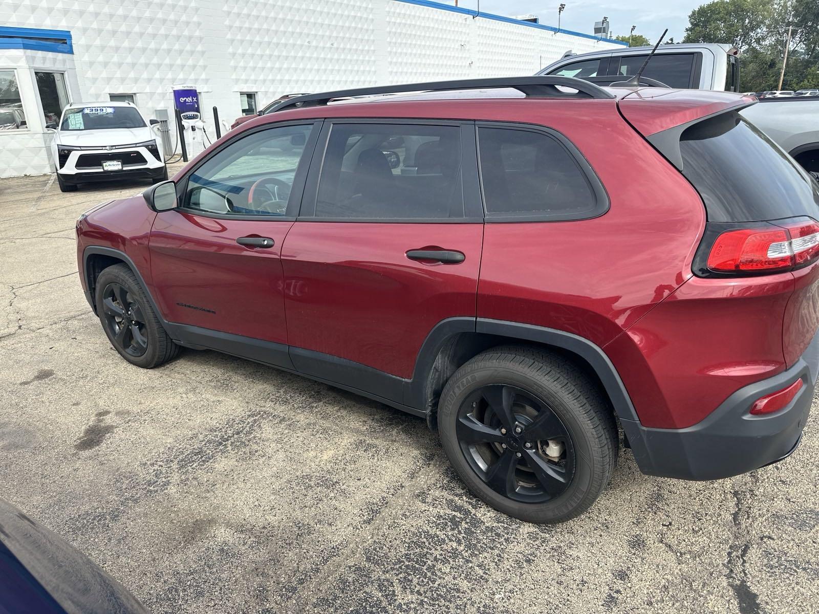 2017 Jeep Cherokee Vehicle Photo in Marion, IA 52302