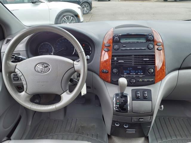 2008 Toyota Sienna Vehicle Photo in HENDERSON, NC 27536-2966