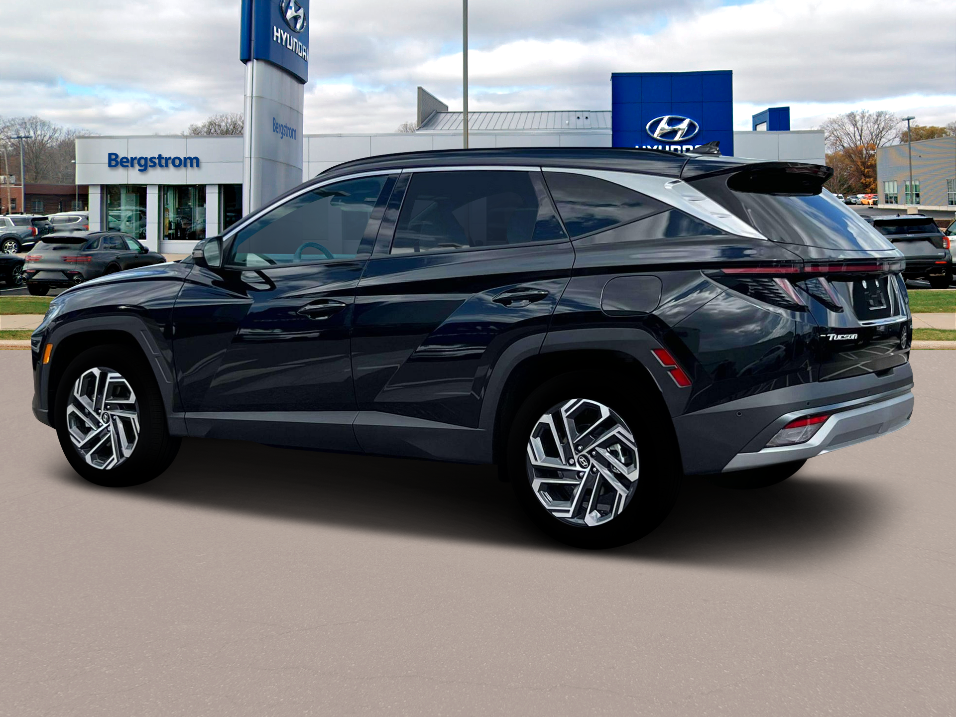 2025 Hyundai TUCSON Hybrid Vehicle Photo in Green Bay, WI 54304