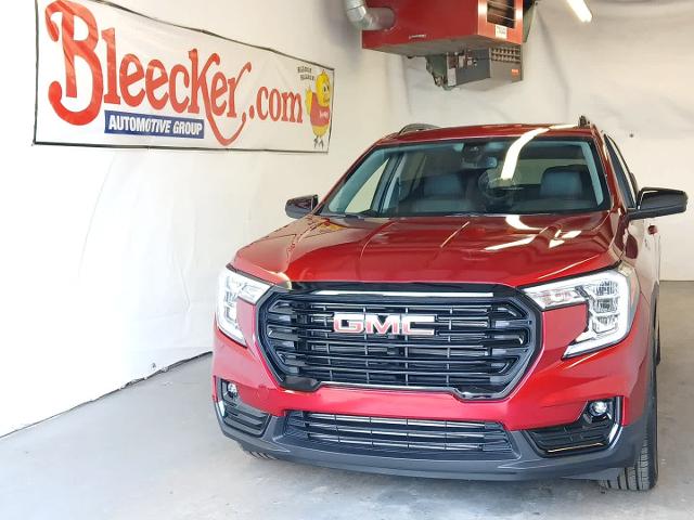 2024 GMC Terrain Vehicle Photo in RED SPRINGS, NC 28377-1640