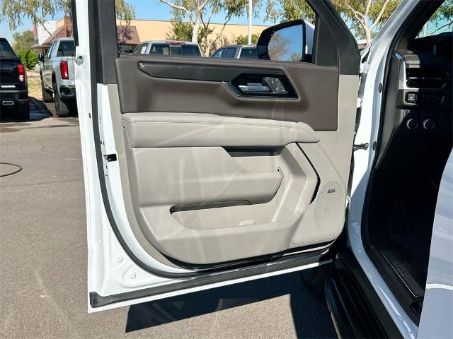 2025 GMC Yukon XL Vehicle Photo in GOODYEAR, AZ 85338-1310