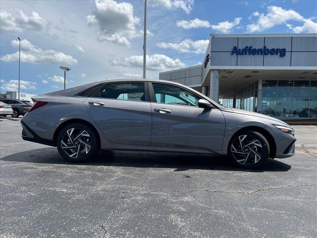 2024 Hyundai ELANTRA Vehicle Photo in O'Fallon, IL 62269