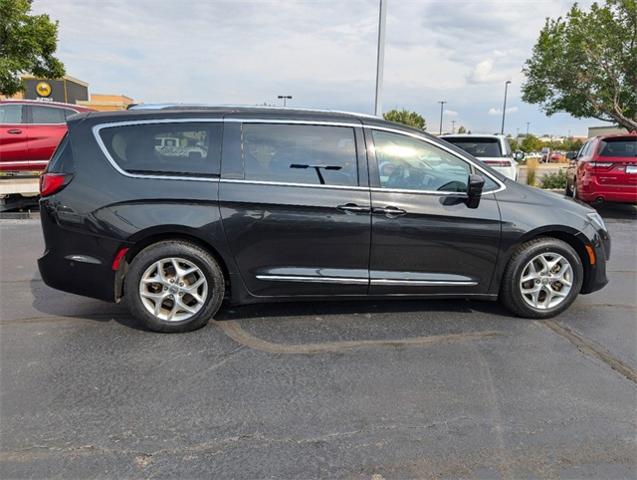 2017 Chrysler Pacifica Vehicle Photo in AURORA, CO 80012-4011