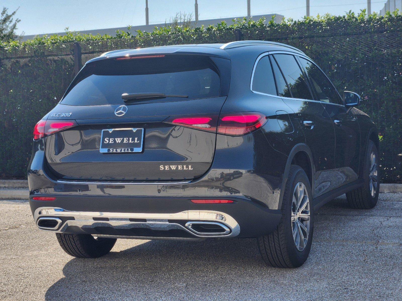 2025 Mercedes-Benz GLC Vehicle Photo in HOUSTON, TX 77079