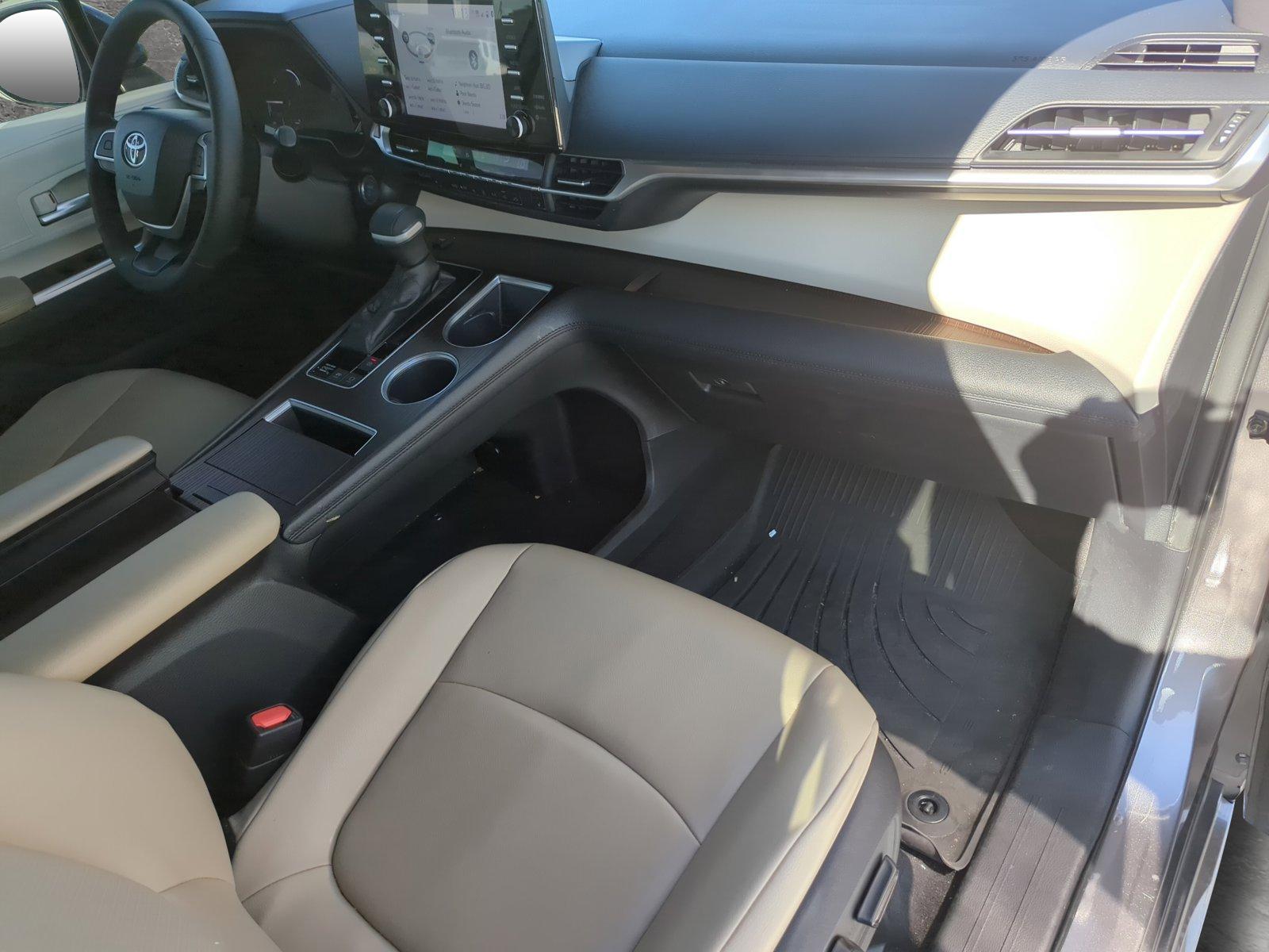 2022 Toyota Sienna Vehicle Photo in Ft. Myers, FL 33907