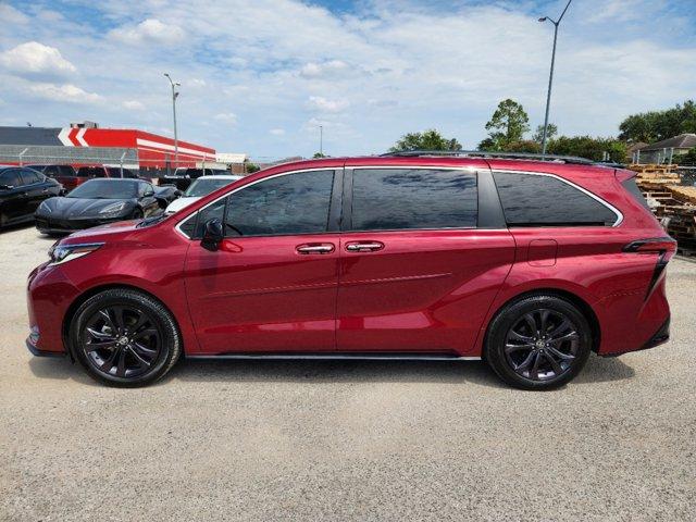 2022 Toyota Sienna Vehicle Photo in SUGAR LAND, TX 77478-0000