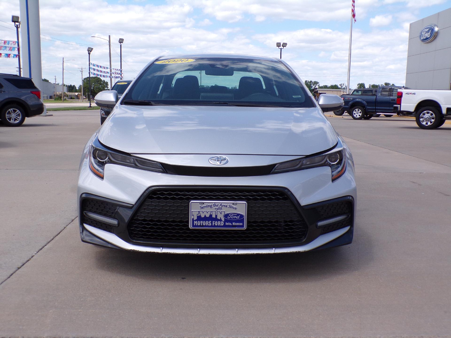 Used 2020 Toyota Corolla SE with VIN 5YFS4RCE9LP020685 for sale in Iola, KS