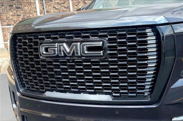 2023 GMC Yukon Vehicle Photo in TOPEKA, KS 66609-0000