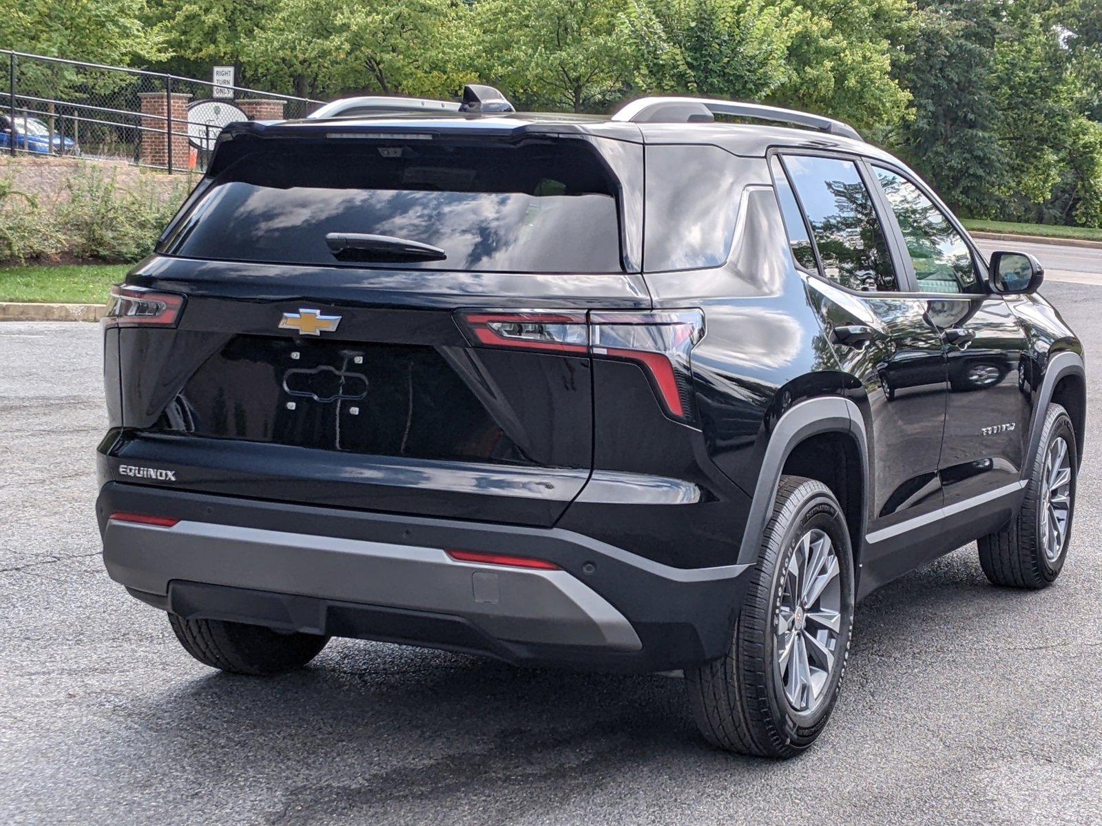 2025 Chevrolet Equinox Vehicle Photo in TIMONIUM, MD 21093-2300