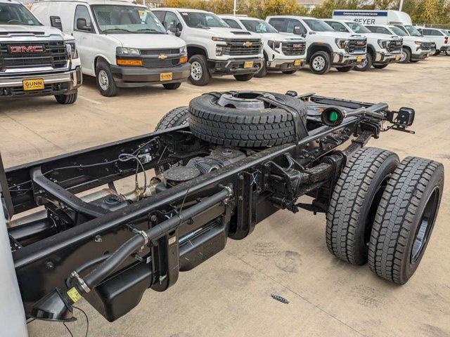 2023 Chevrolet Silverado Chassis Cab Vehicle Photo in SELMA, TX 78154-1460