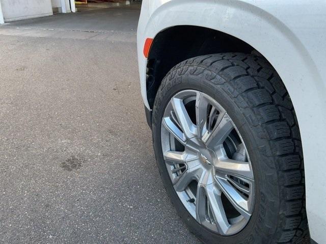 2022 Chevrolet Suburban Vehicle Photo in ENGLEWOOD, CO 80113-6708