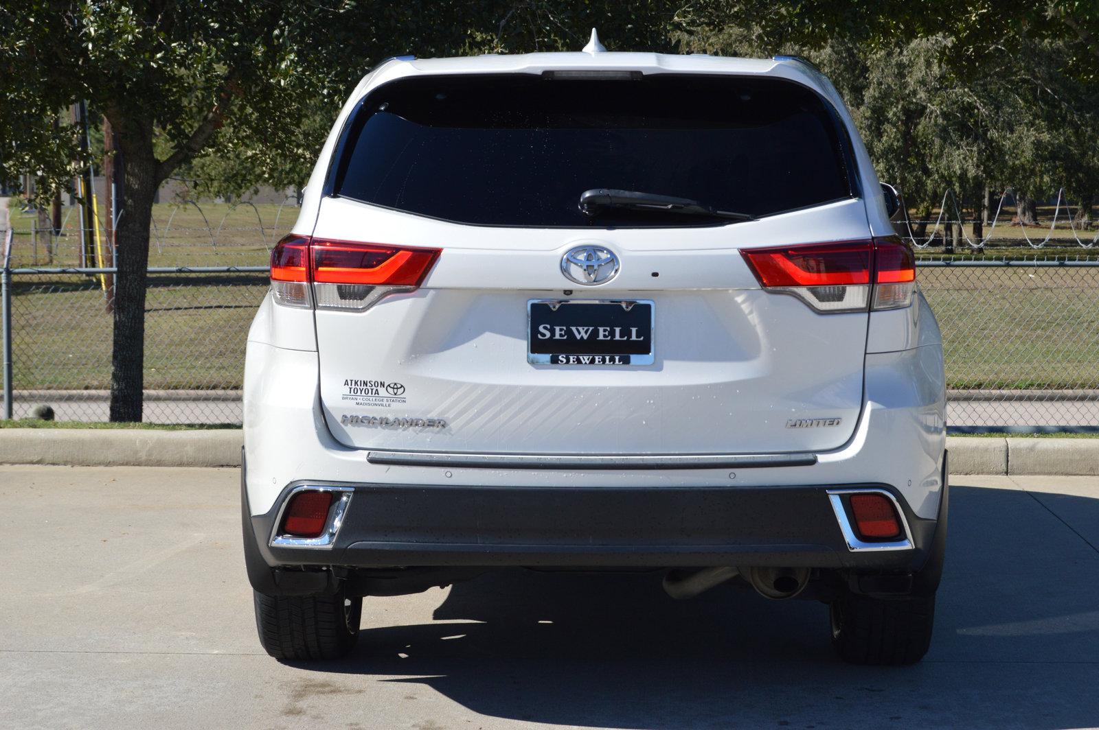 2017 Toyota Highlander Vehicle Photo in Houston, TX 77090