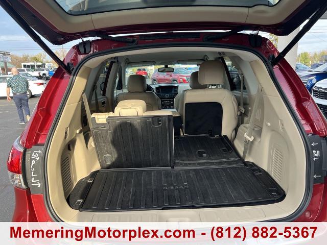 2016 Nissan Pathfinder Vehicle Photo in VINCENNES, IN 47591-5519