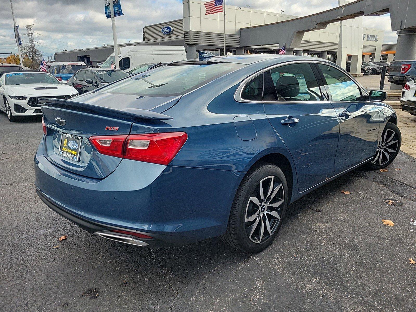 2024 Chevrolet Malibu Vehicle Photo in Saint Charles, IL 60174