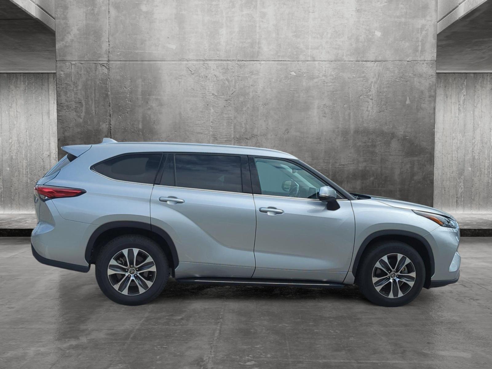 2022 Toyota Highlander Vehicle Photo in Ft. Myers, FL 33907