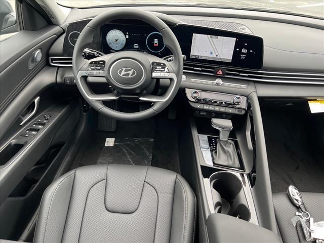 2024 Hyundai ELANTRA Vehicle Photo in O'Fallon, IL 62269