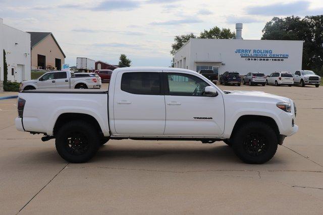 Used 2017 Toyota Tacoma TRD Sport with VIN 5TFCZ5AN1HX114909 for sale in Waverly, IA