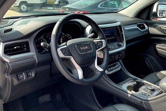 2023 GMC Acadia Vehicle Photo in TOPEKA, KS 66609-0000