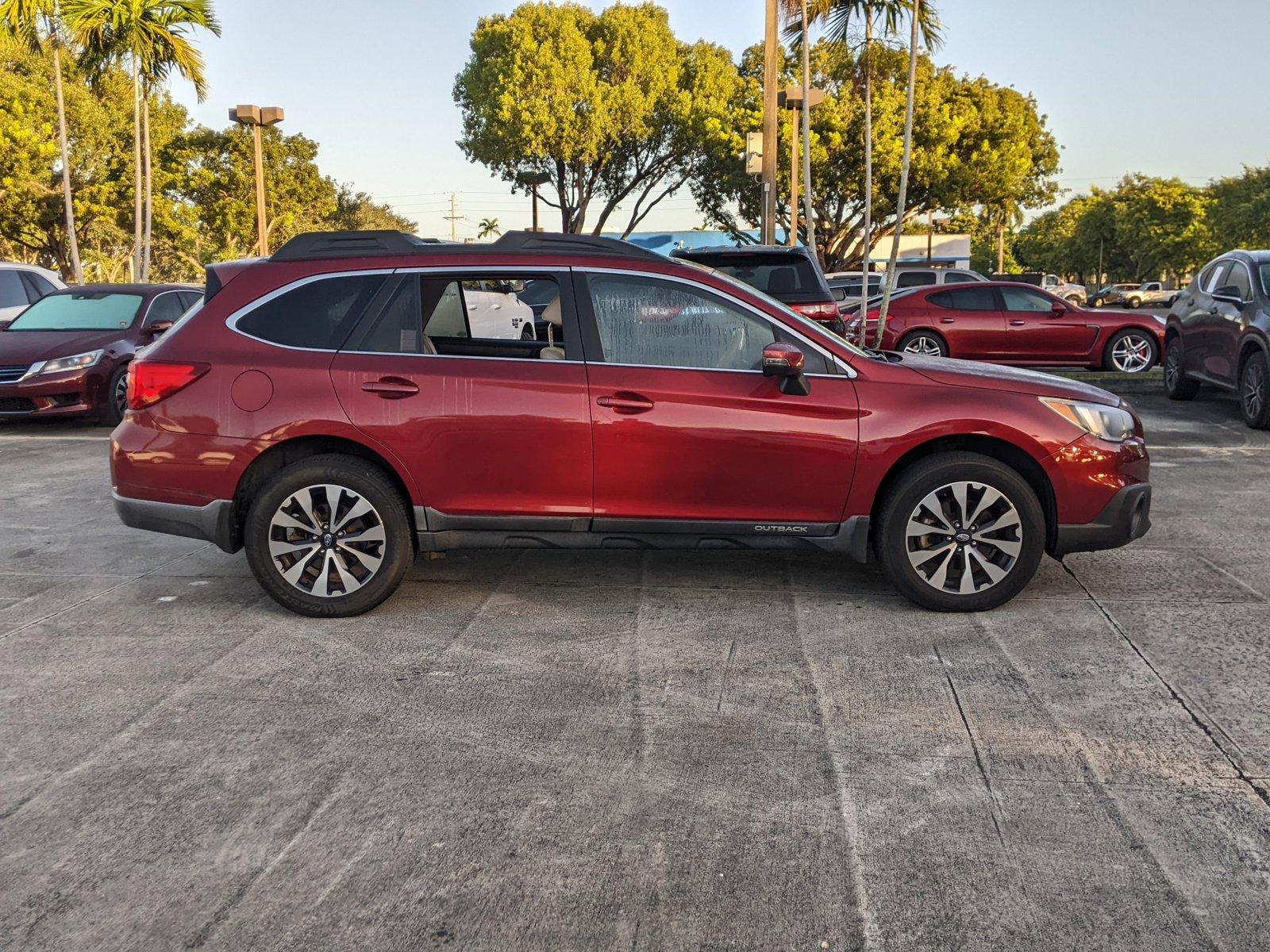 2017 Subaru Outback Vehicle Photo in PEMBROKE PINES, FL 33024-6534