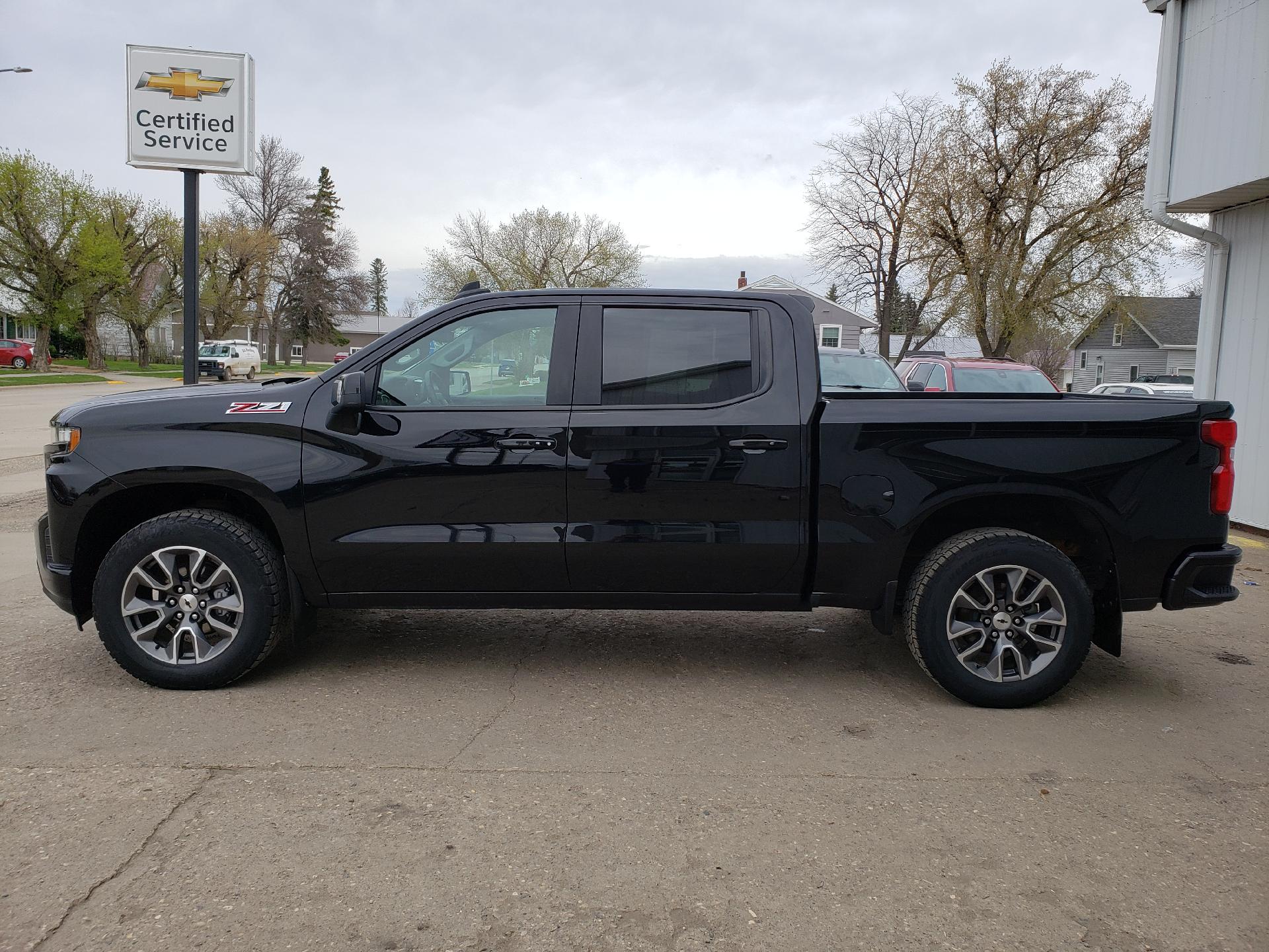 Used 2019 Chevrolet Silverado 1500 RST with VIN 3GCUYEED5KG259598 for sale in Cavalier, ND