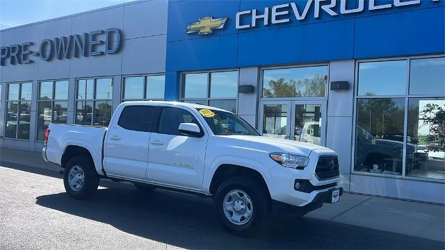 Used 2019 Toyota Tacoma SR5 with VIN 5TFAX5GNXKX158516 for sale in Republic, MO