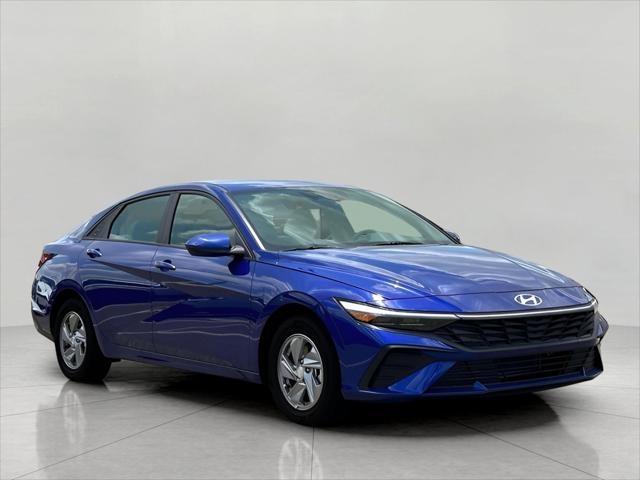 2024 Hyundai ELANTRA Vehicle Photo in Green Bay, WI 54304