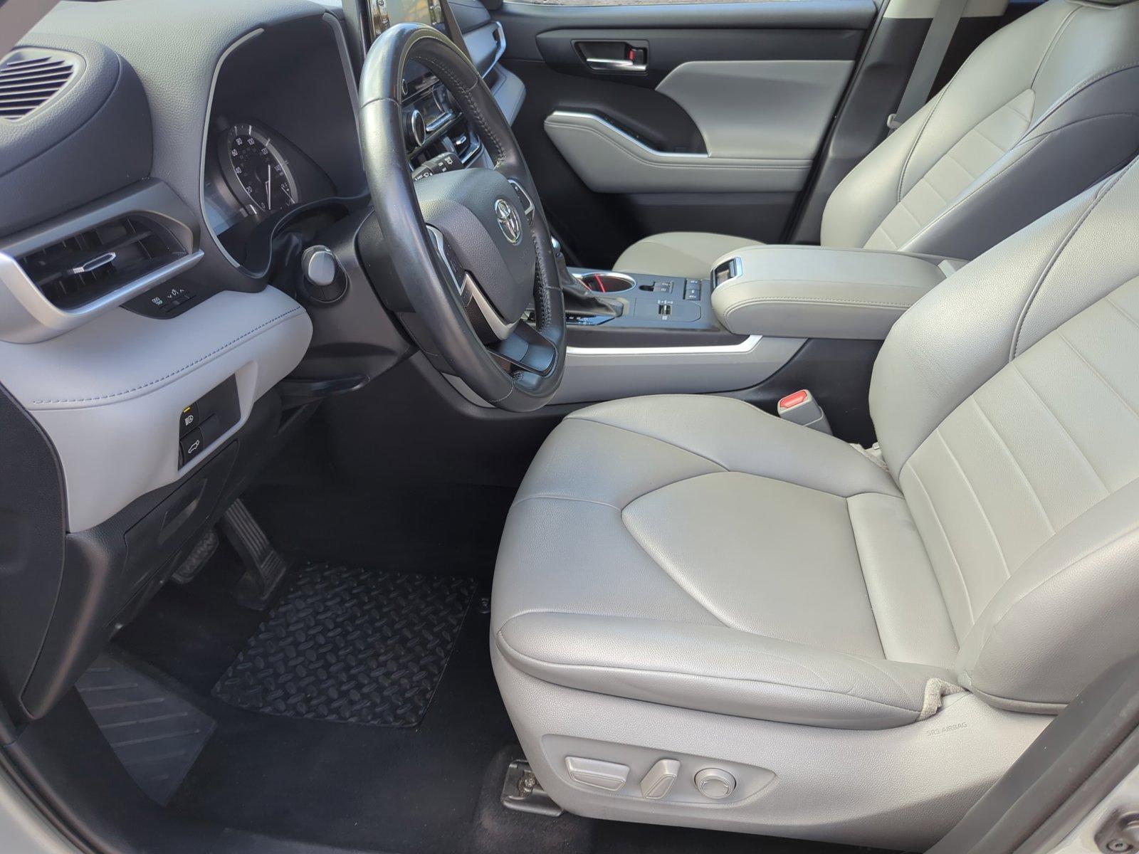 2022 Toyota Highlander Vehicle Photo in Ft. Myers, FL 33907