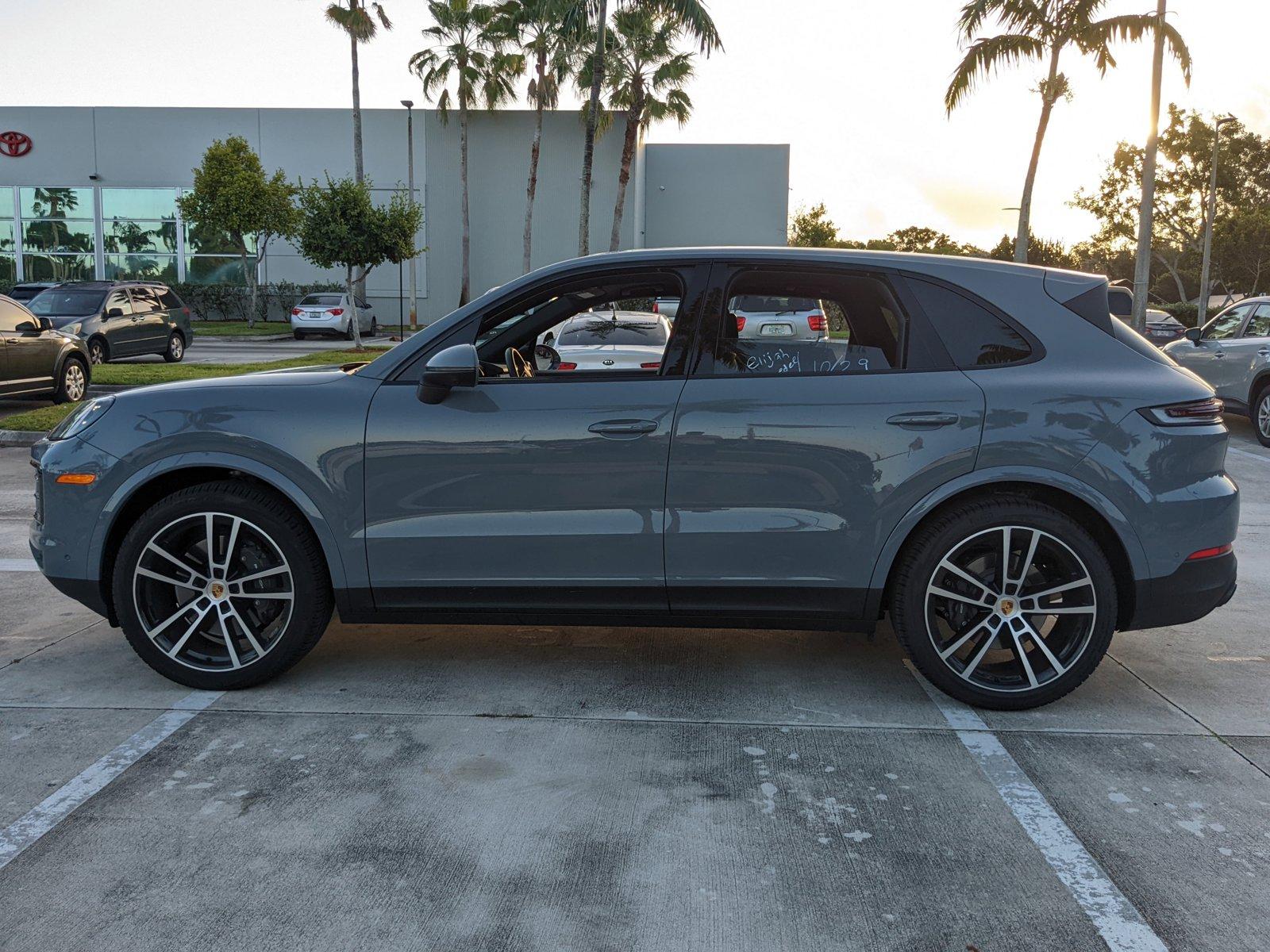 2024 Porsche Cayenne Vehicle Photo in Davie, FL 33331