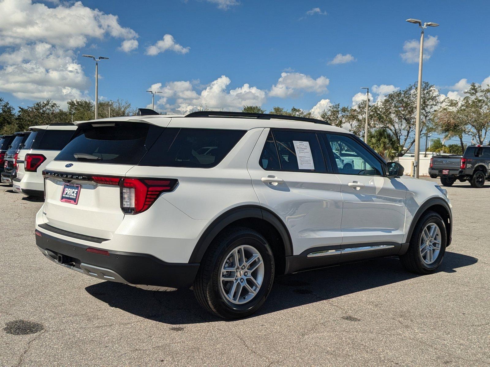 2025 Ford Explorer Vehicle Photo in St. Petersburg, FL 33713