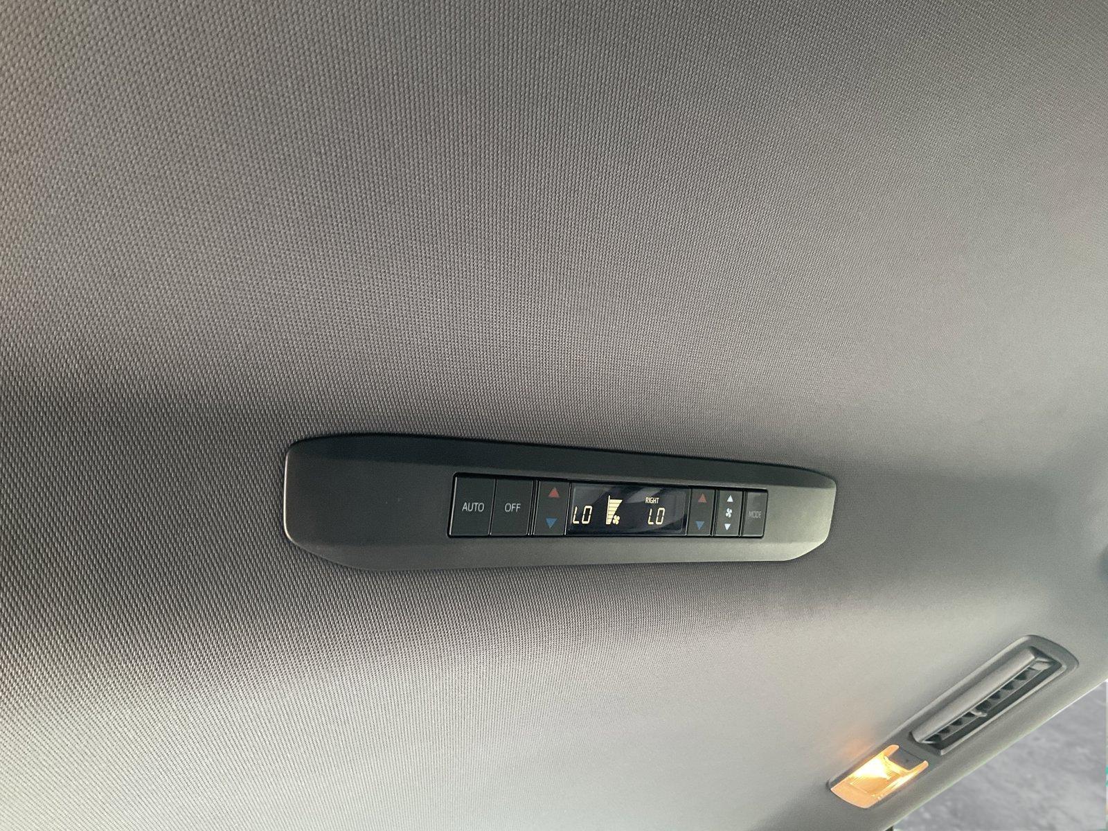 2021 Toyota Sienna Vehicle Photo in AMARILLO, TX 79106-1809