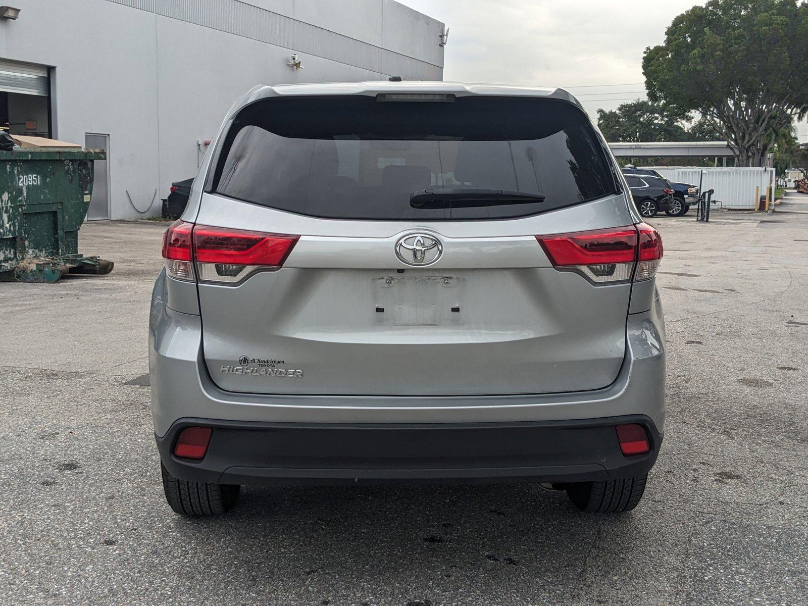 2018 Toyota Highlander Vehicle Photo in GREENACRES, FL 33463-3207