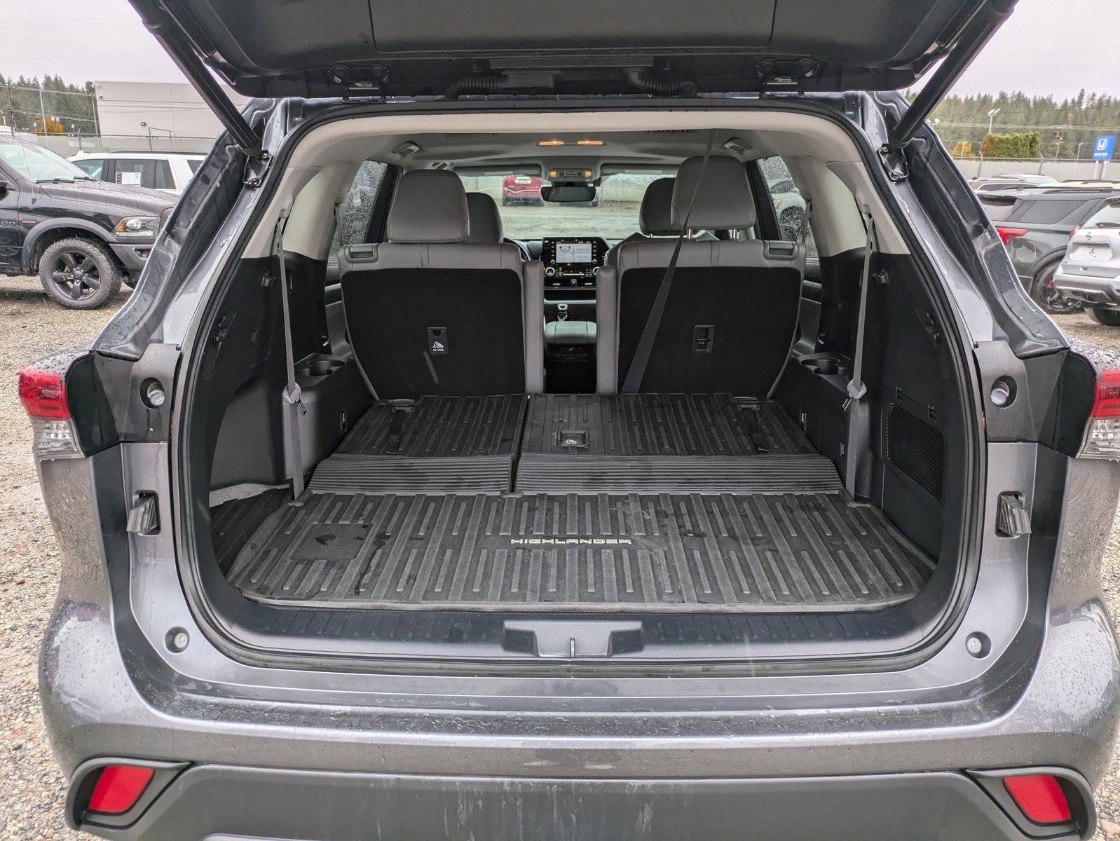 2020 Toyota Highlander Vehicle Photo in Spokane Valley, WA 99212