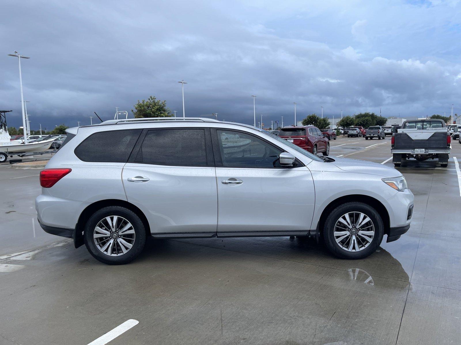 2017 Nissan Pathfinder Vehicle Photo in Corpus Christi, TX 78415