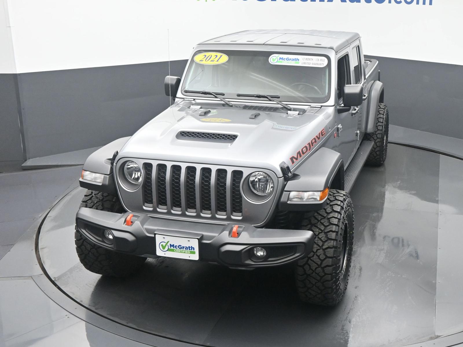 2021 Jeep Gladiator Vehicle Photo in Marion, IA 52302